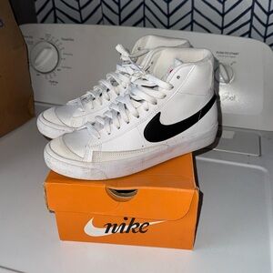 Nike✔️ Blazer Mid ‘77 (GS)